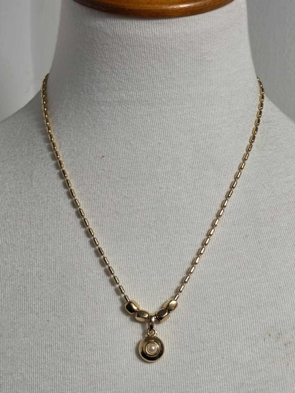 Soho Designs Gold Tone Pendant Necklace Centered Pearl & Beaded Style Chain